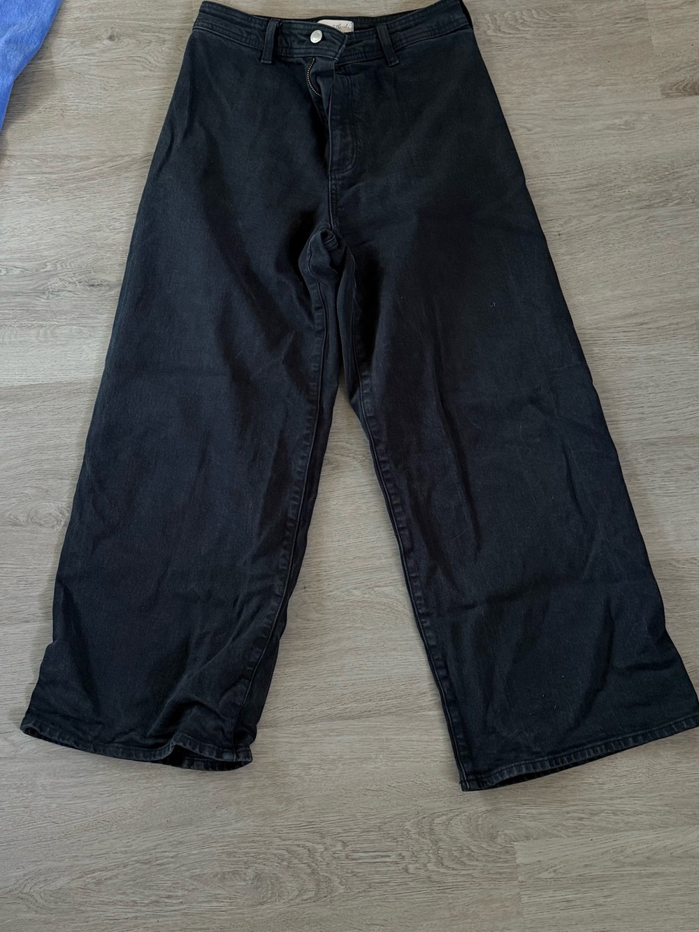 Universal Thread Women’s Boyfriend Jeans in Black